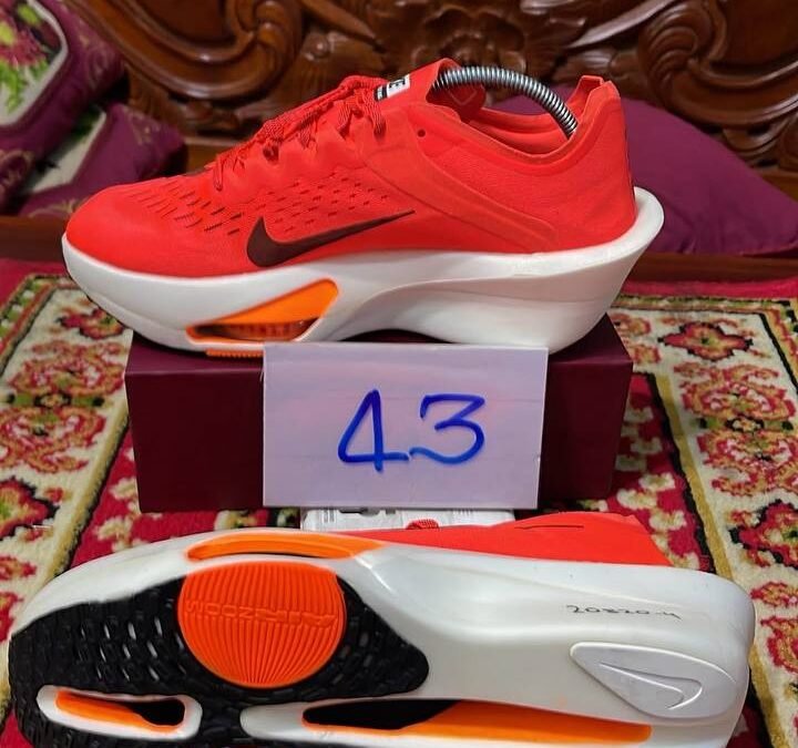 Nike Zoom X 4th generation red color
